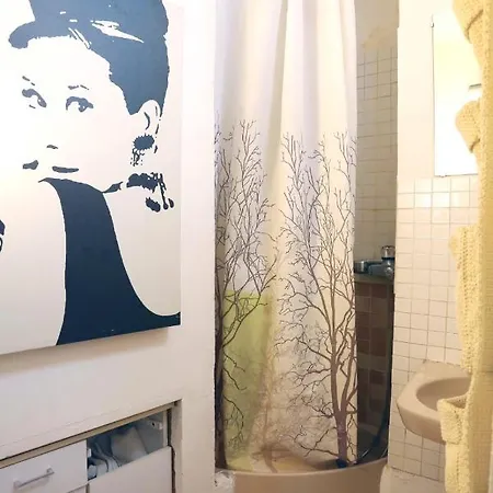 Charming Bright Near Montmartre דירה